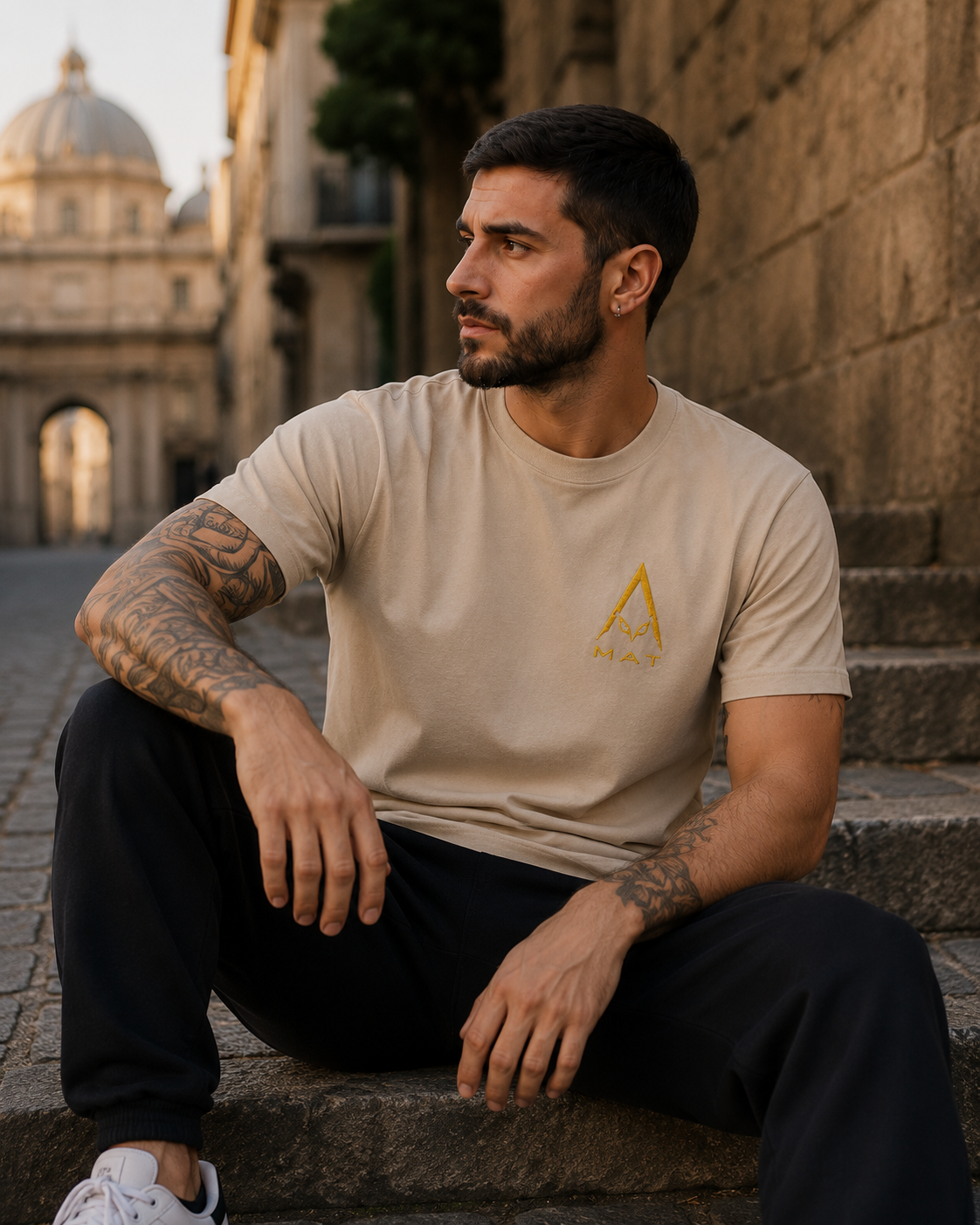MAT ESSENTIAL LOGO TEE