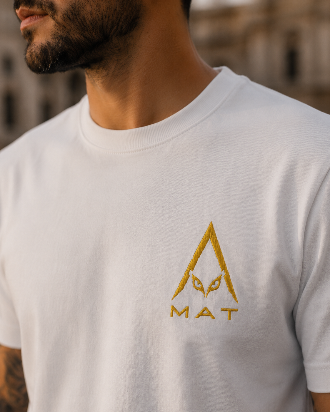 MAT ESSENTIAL LOGO TEE