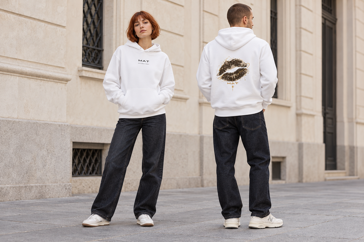 MAT KISS bianca indossata: fronte e retro, look completi